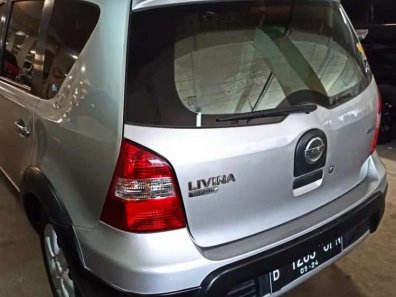 Butuh dana ingin jual Nissan Livina X-Gear 2009-1