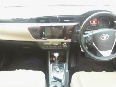 Jual Toyota Corolla Altis V 2014-1