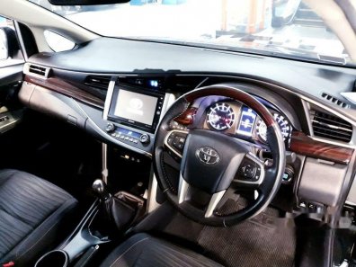Butuh dana ingin jual Toyota Kijang Innova Q 2017-1