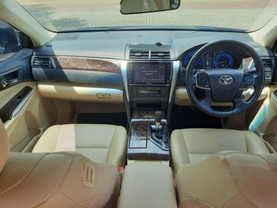 Toyota Camry V 2016 Sedan dijual-1