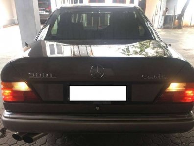 Jual Mercedes-Benz 300E 1990-1