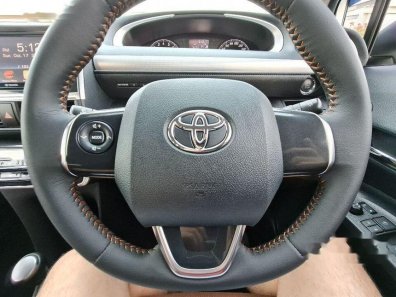 Jual Toyota Sienta 2017 termurah-1