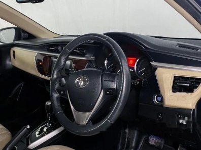 Butuh dana ingin jual Toyota Corolla Altis V 2015-1