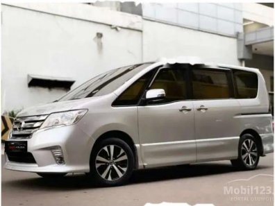 Jual Nissan Serena 2015 kualitas bagus-1