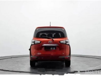 Toyota Sienta V 2017 MPV dijual-1