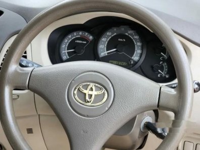 Butuh dana ingin jual Toyota Kijang Innova E 2009-1