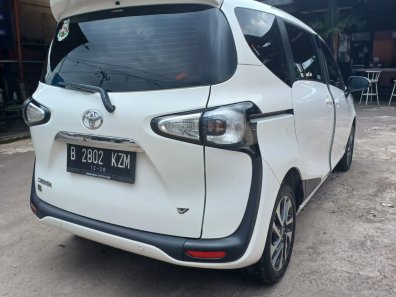 Jual Toyota Sienta 2021 V CVT di DKI Jakarta-1