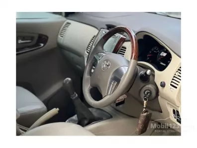Butuh dana ingin jual Toyota Kijang Innova V 2014-1