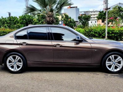 Jual BMW 3 Series 2015 320i di DKI Jakarta-1