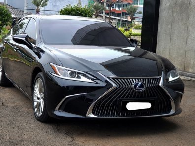 Jual Lexus ES 2020 300h Ultra Luxury di DKI Jakarta-1