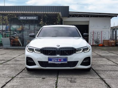 Jual BMW 3 Series 2019 330i di DKI Jakarta-1