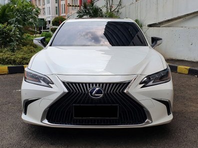 Jual Lexus ES 2019 300h Ultra Luxury di DKI Jakarta-1