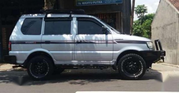 Jual Mitsubishi Kuda Bensin TH.2003 MODIFIKASI 137297