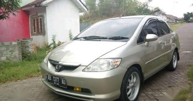 Хонда моби. Honda City 1.5 at 2000. Хонда Сити 2005 правый руль. Хонда Сити 2001 похож на. Тюнинг Хонда Сити 2004 года.