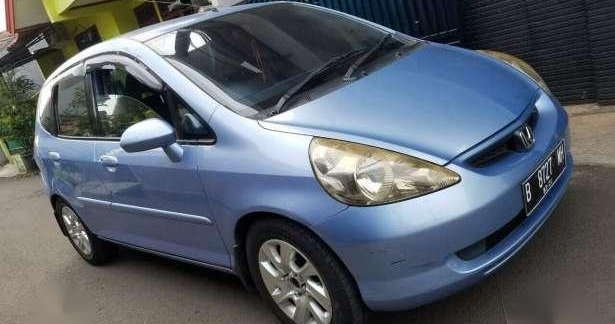 Хонда моби. Воздухозаборники Honda Jazz 2005. Защита Хонда джаз 2005. Чехлы на Хонда джаз 2005. Suzuki джаз 2005.